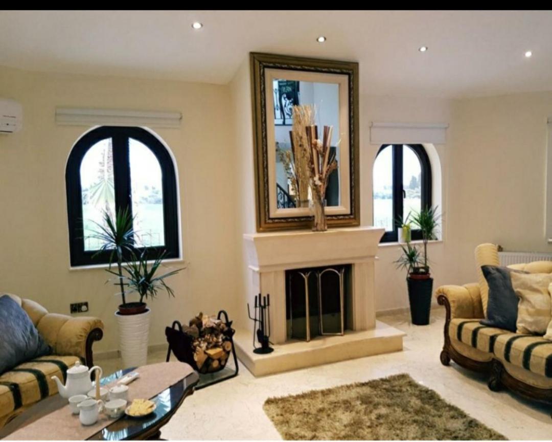 Larnaca Mansion Ideal For 3 Families Or More Kültér fotó