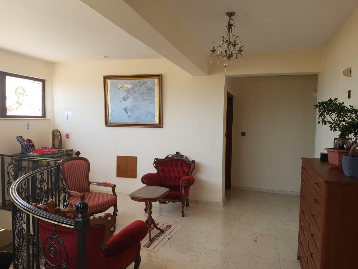 Larnaca Mansion Ideal For 3 Families Or More Kültér fotó