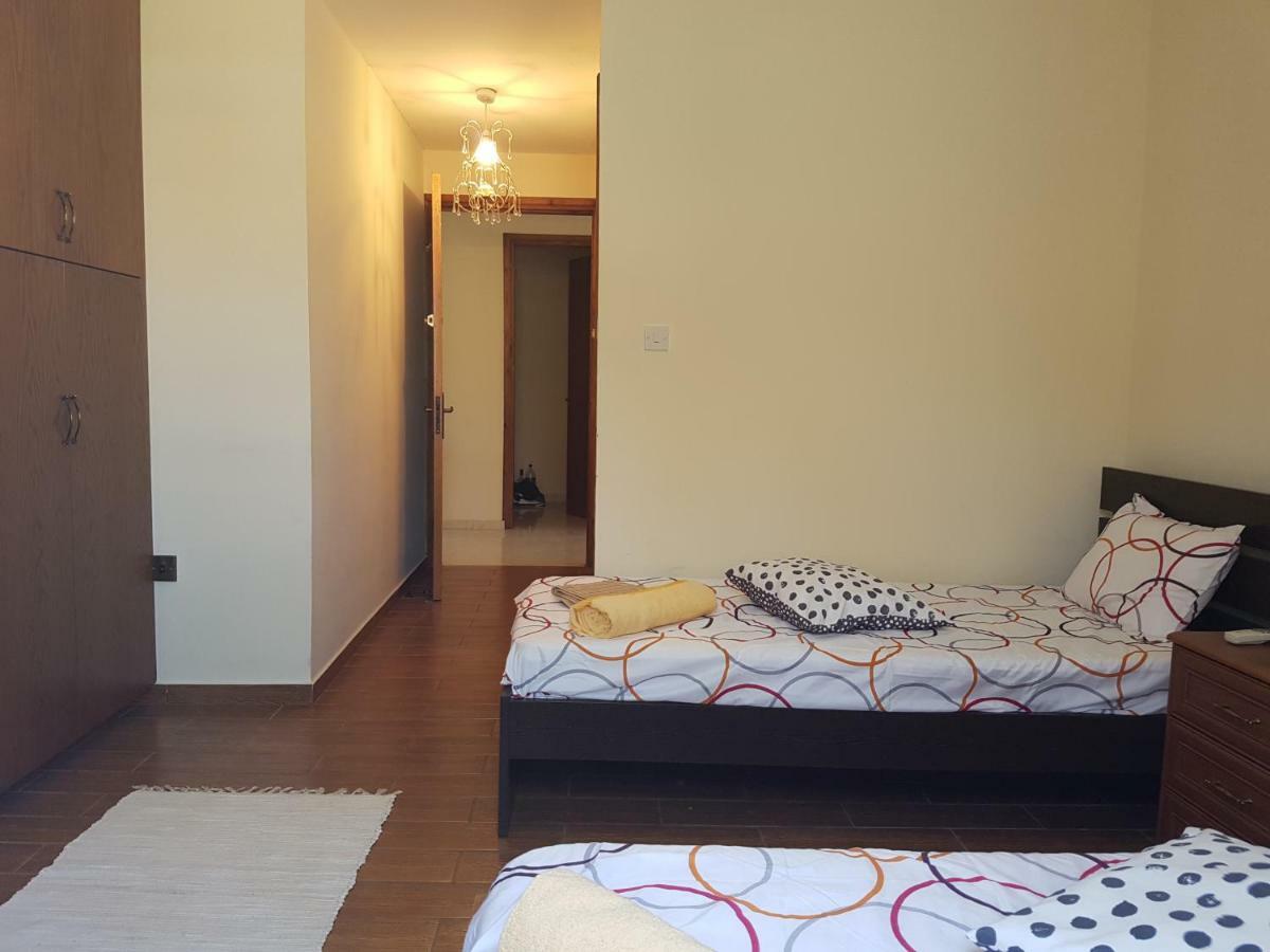 Larnaca Mansion Ideal For 3 Families Or More Kültér fotó