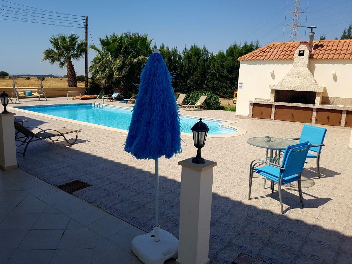 Larnaca Mansion Ideal For 3 Families Or More Kültér fotó