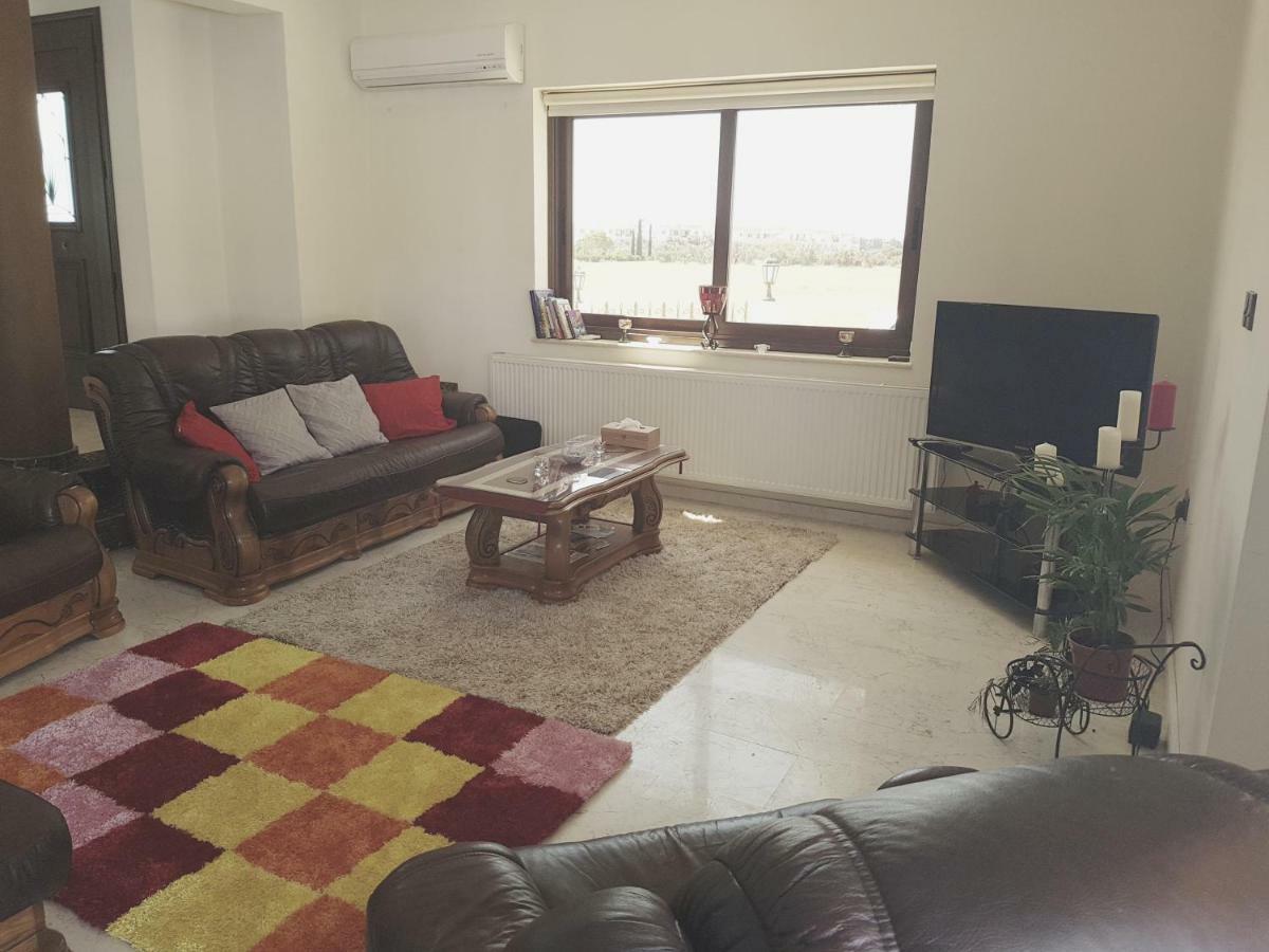 Larnaca Mansion Ideal For 3 Families Or More Kültér fotó